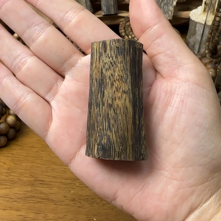 沉香沉香碎屑无事牌