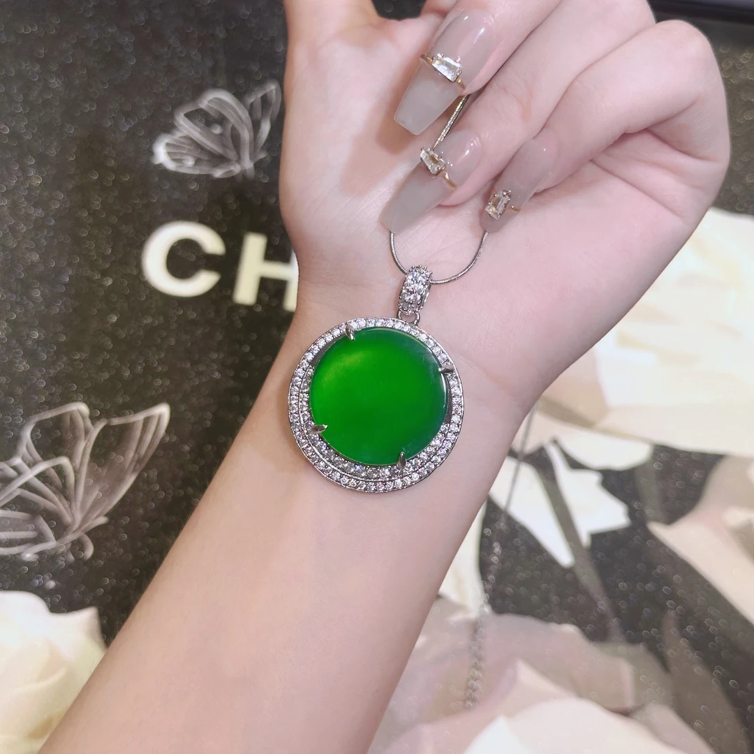 时尚气质阳绿型圆无事牌项链
