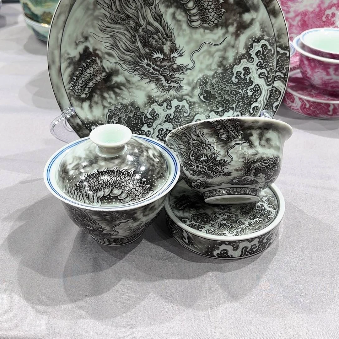 瓷片景德镇瓷器精品陈列