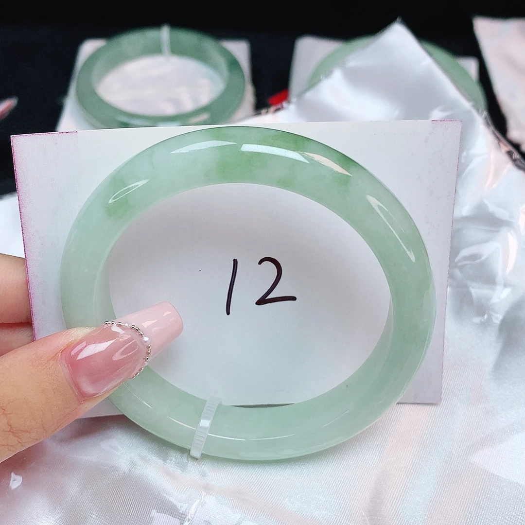 翡翠未镶嵌手镯正圈57