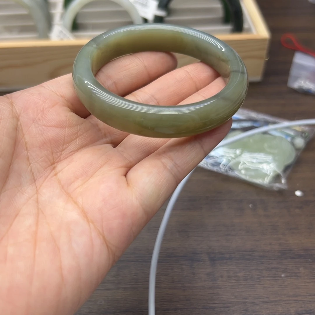 和田玉未镶嵌手镯55.7圈围502