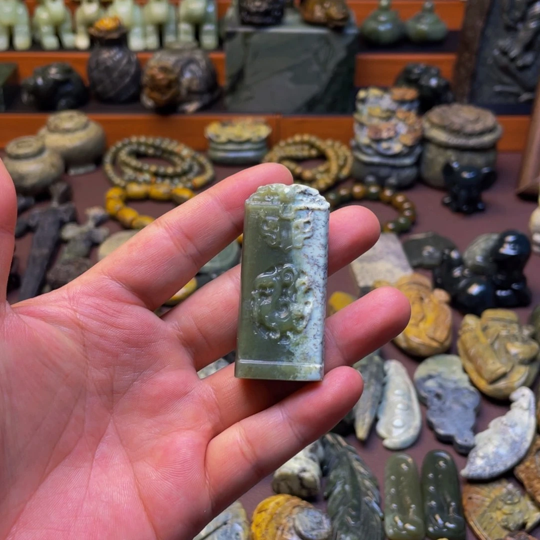 【闪购商品】未镶嵌岫岩河磨玉（透闪石质玉）挂件