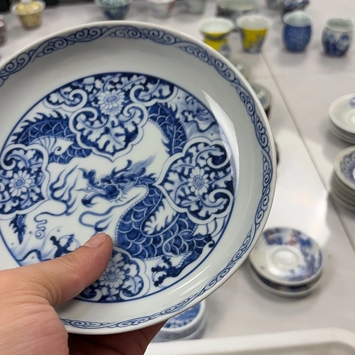 瓷片青花如意穿花龙大胡乘景德镇