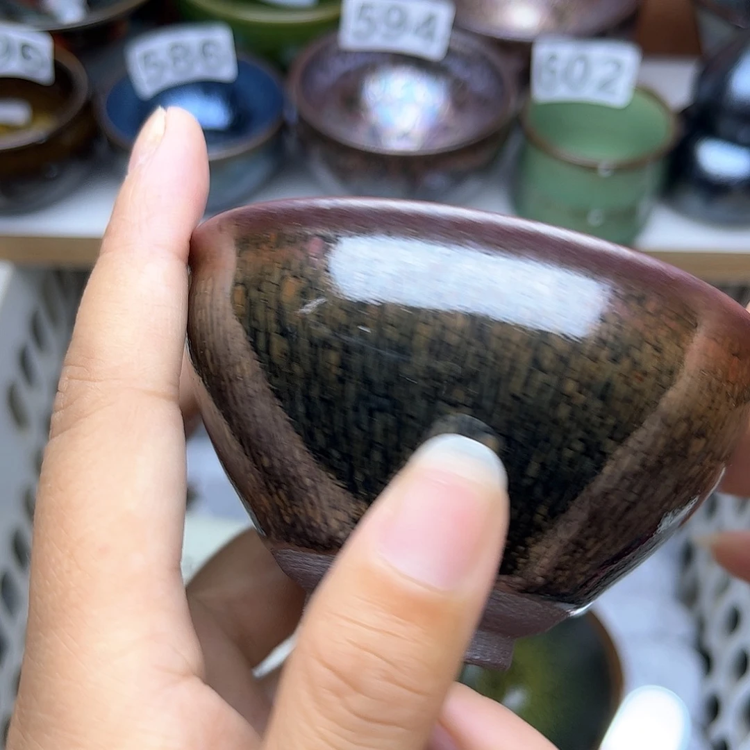 茶盏您好他超级显腿长