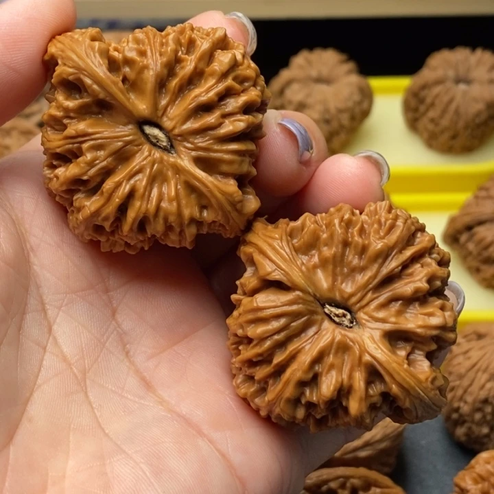 文玩核桃吊坠裆*了三角团子微色差福利0140