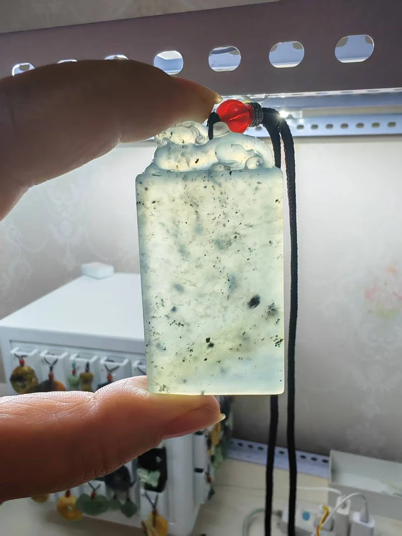 意境款带貔貅牌头岫玉平安无事牌挂件