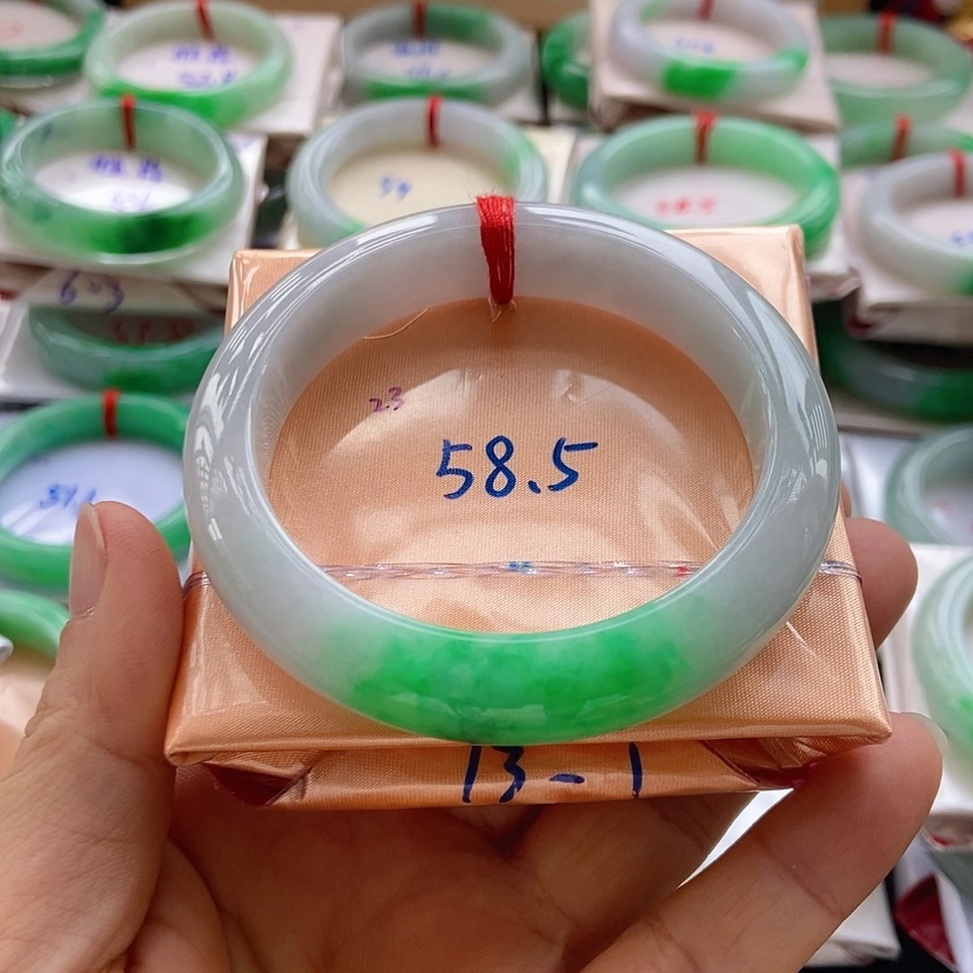 未镶嵌手镯翡翠李*霞手镯