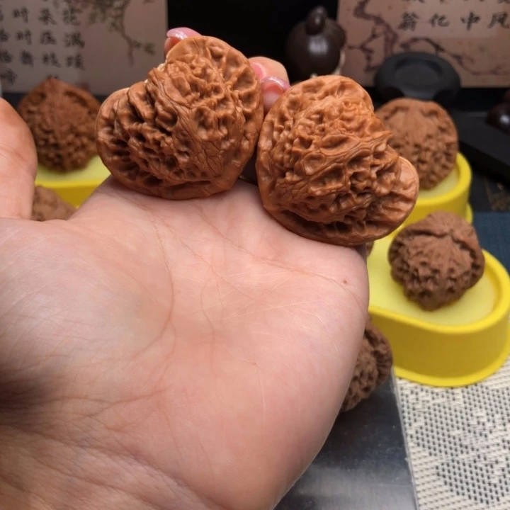 文玩核桃吊坠44尺寸桃心灯，不是全品