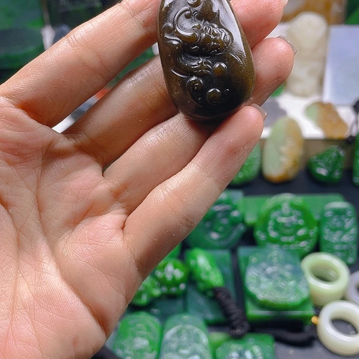 和田玉未镶嵌珠宝半成品