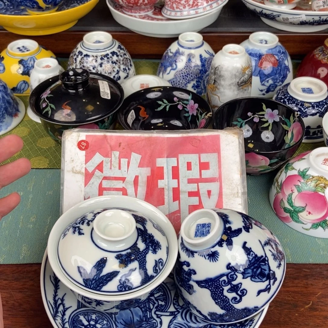 陶瓷的设计师是一个