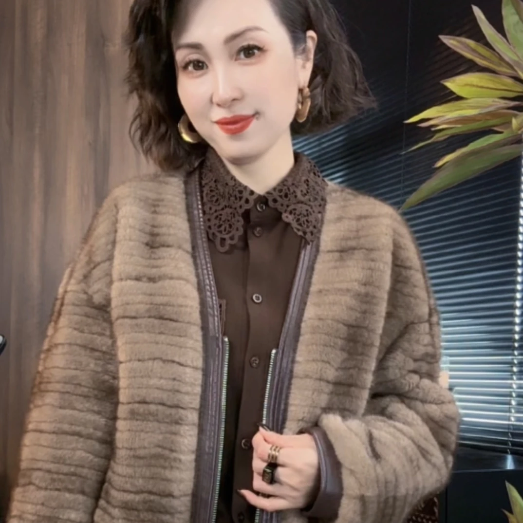 秋冬轻奢风拼皮 拉链毛毛外套