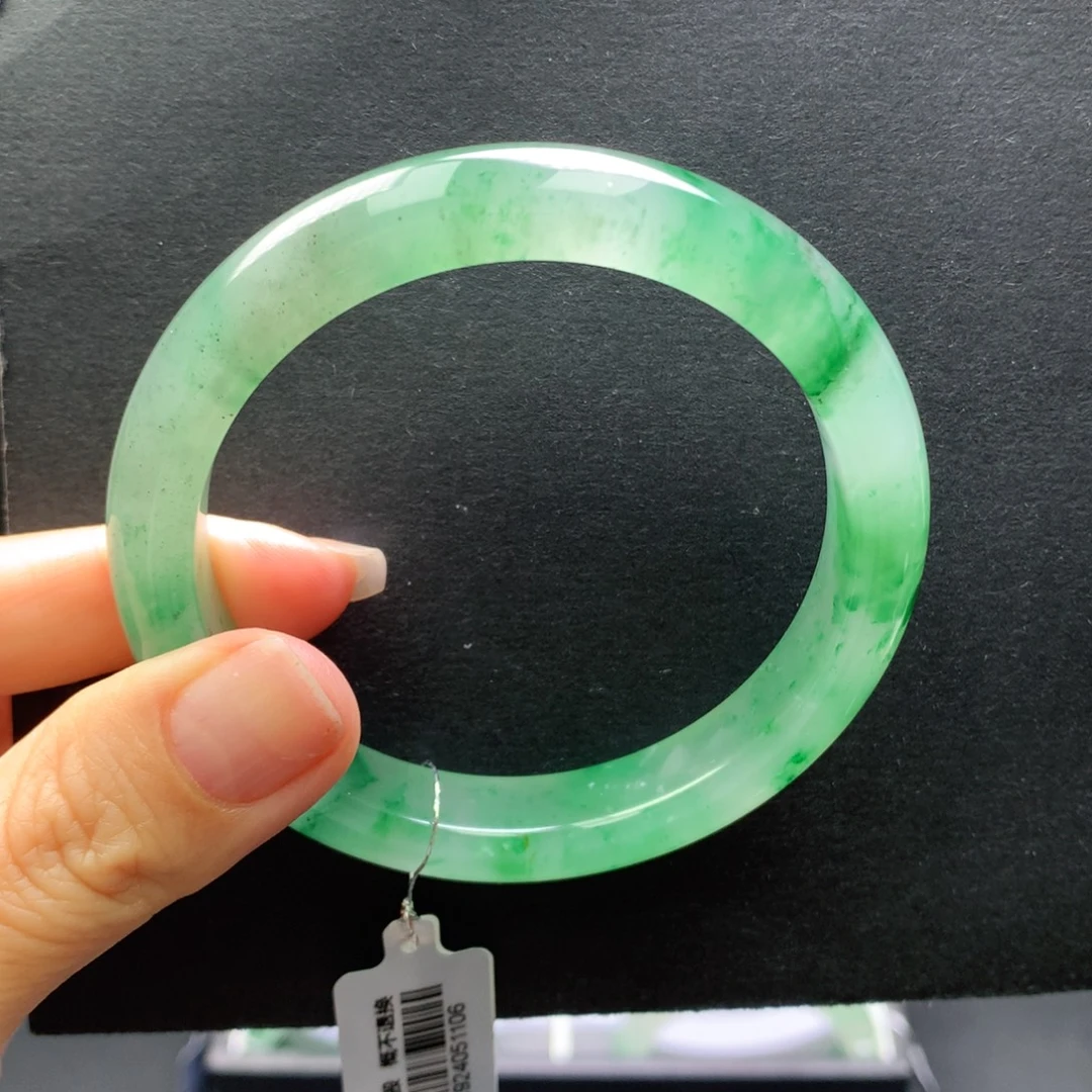 未镶嵌手镯石英质玉（非洲翠）