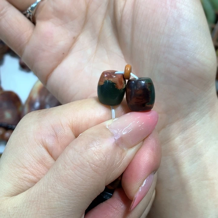 泉***江手链未镶嵌透闪石质玉
