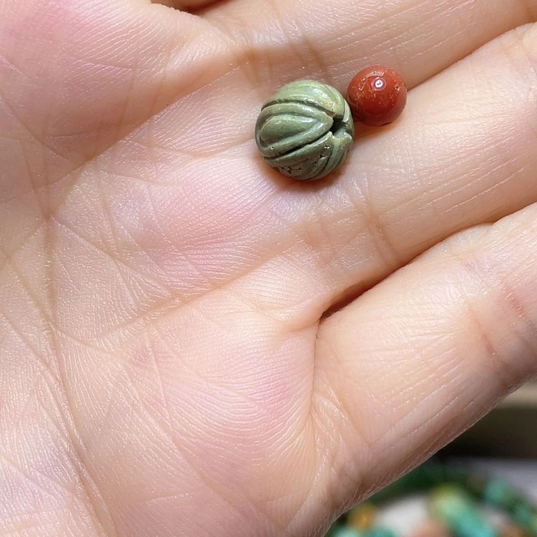 南红玛瑙配饰未镶嵌