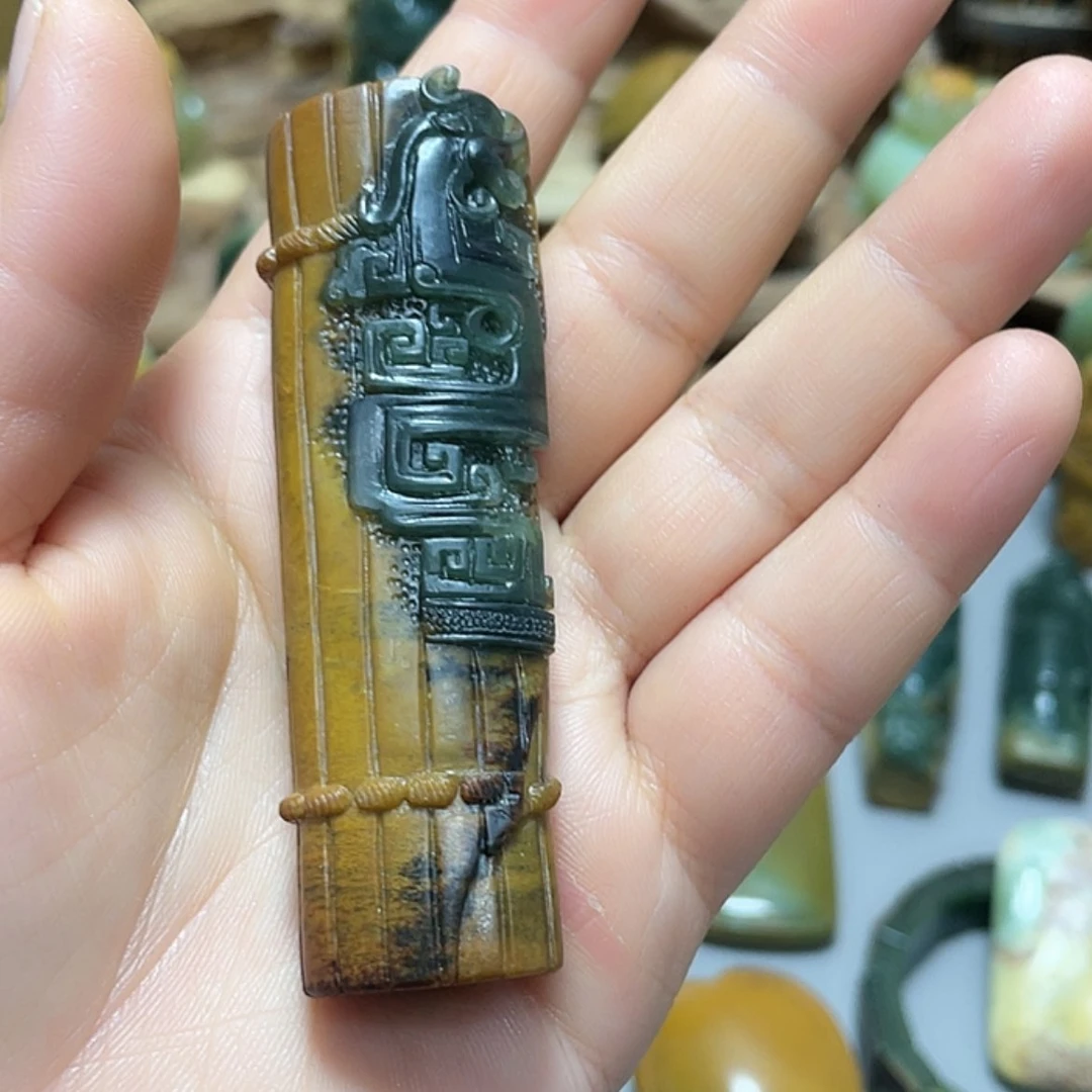 【闪购商品】未镶嵌岫岩河磨玉（透闪石质玉）挂件天*