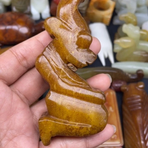 未镶嵌蛇纹石玉颈饰85