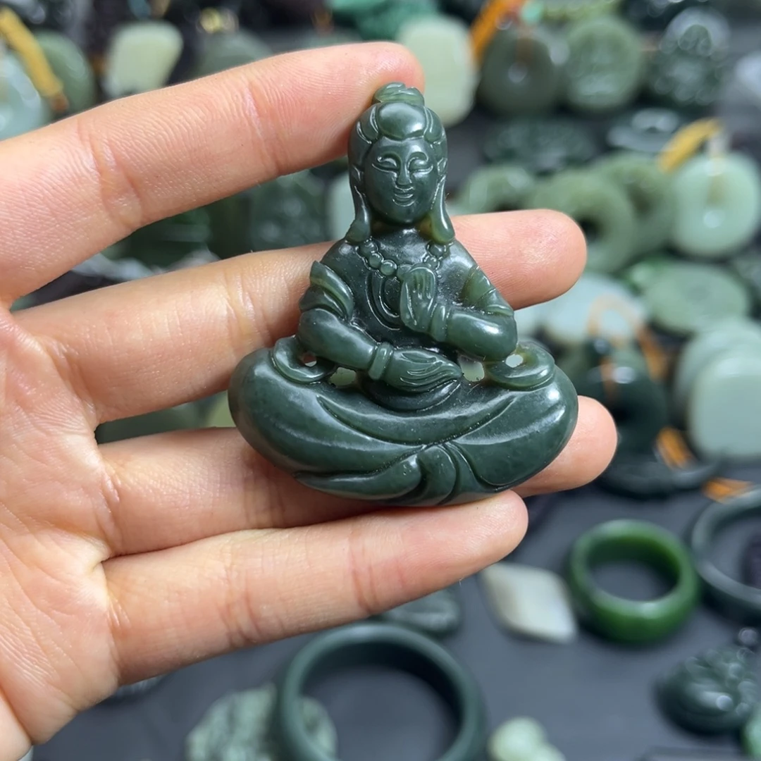 和田玉未镶嵌颈饰