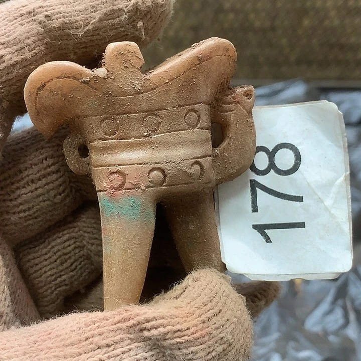 未镶嵌和田玉挂件