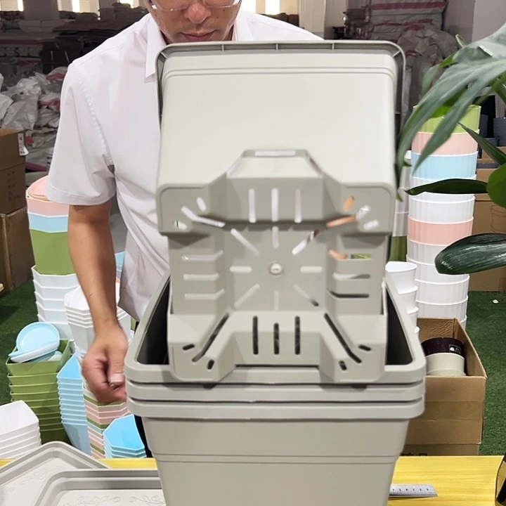 方形口23高26灰白带托4只