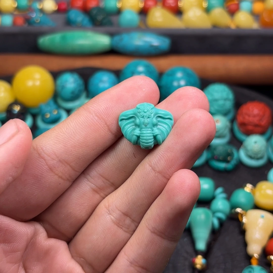 玛瑙/玉髓未镶嵌珠宝半成品象神背云一颗哈哈哈哈哈哈哈