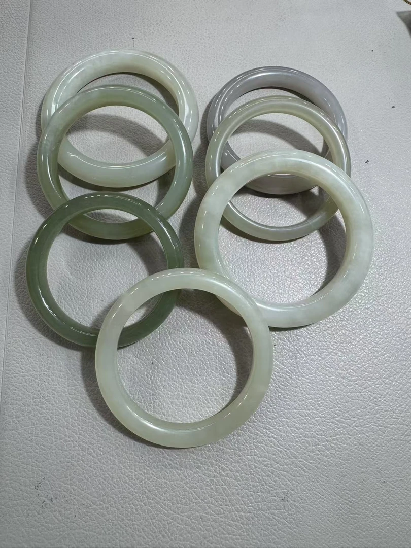 和田玉手镯-多样性发货拍一发一