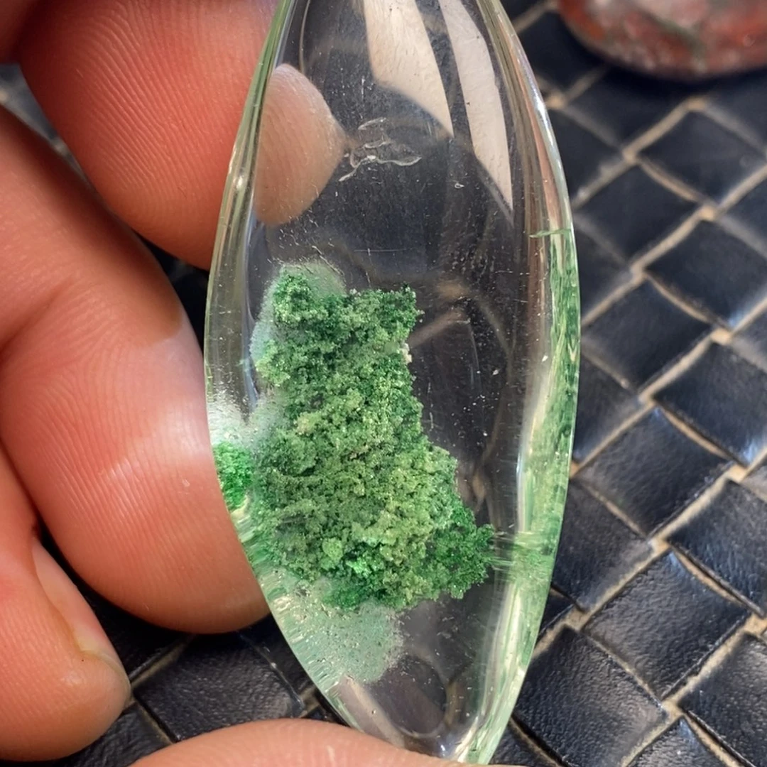 水晶颈饰未镶嵌玉*人