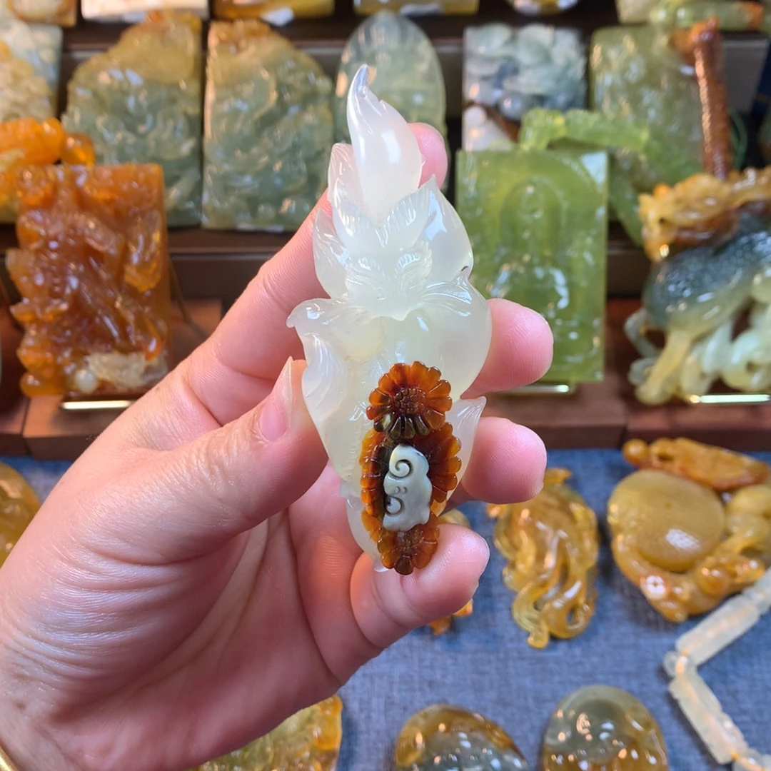 蛇纹石玉未镶嵌颈饰