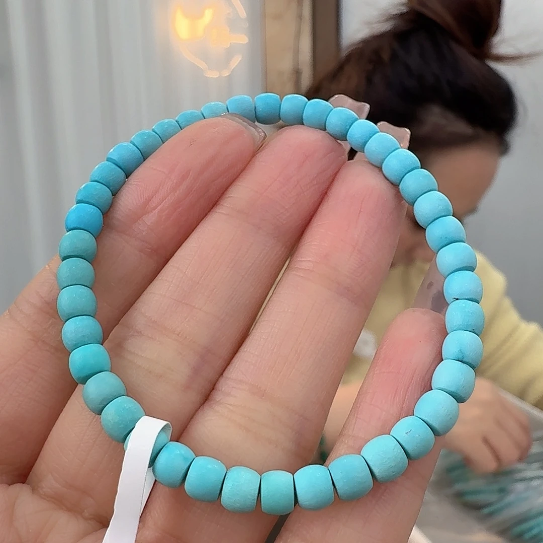 乔***伊绿松石未镶嵌珠宝奇石