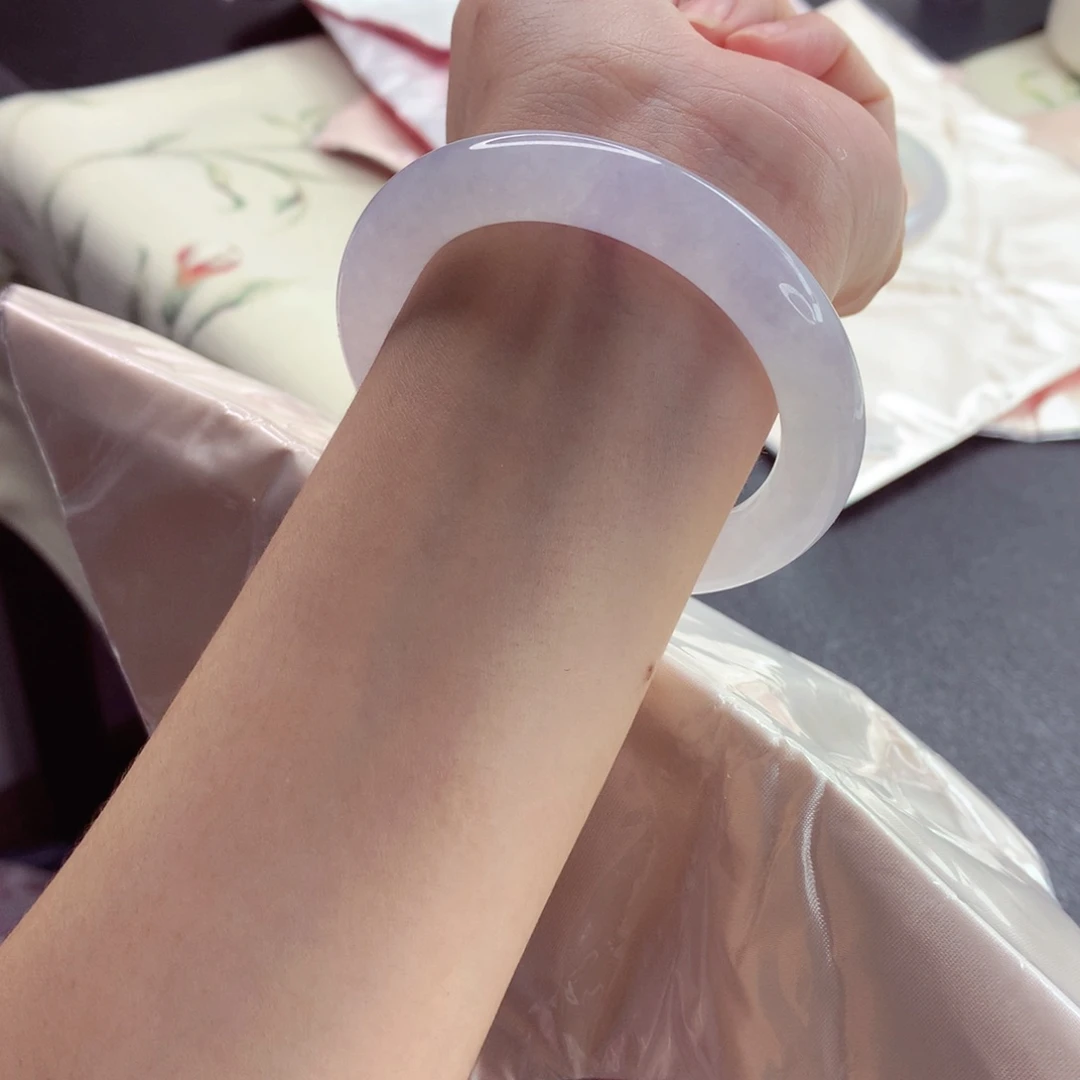 翡翠手镯（圆镯）未镶嵌54.5圈口 冰透少女心冰粉