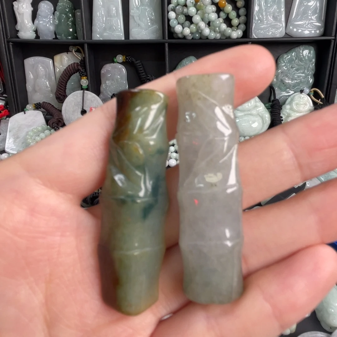 翡翠未镶嵌吊坠(不含链)瑕疵