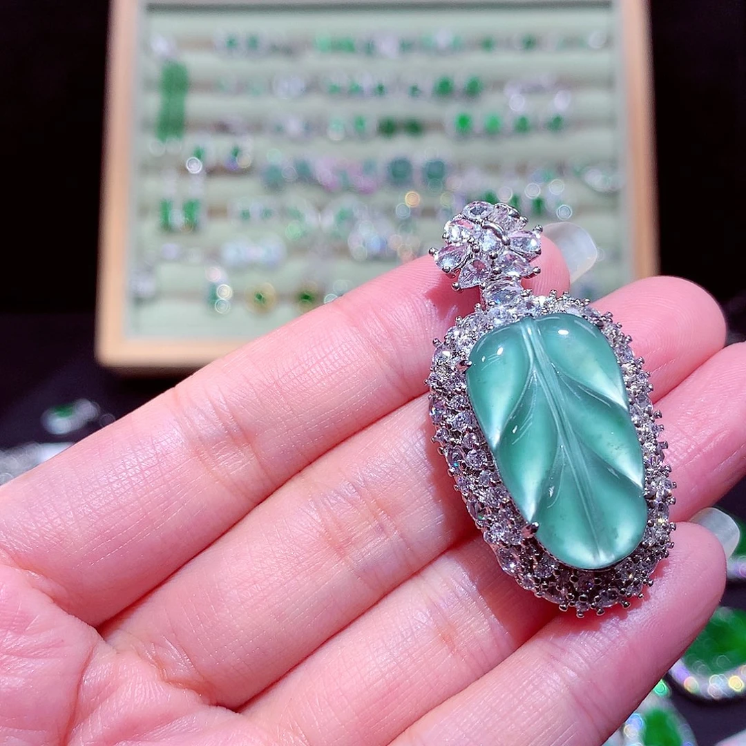 【闪购商品】翡翠吊坠(不含链)未镶嵌