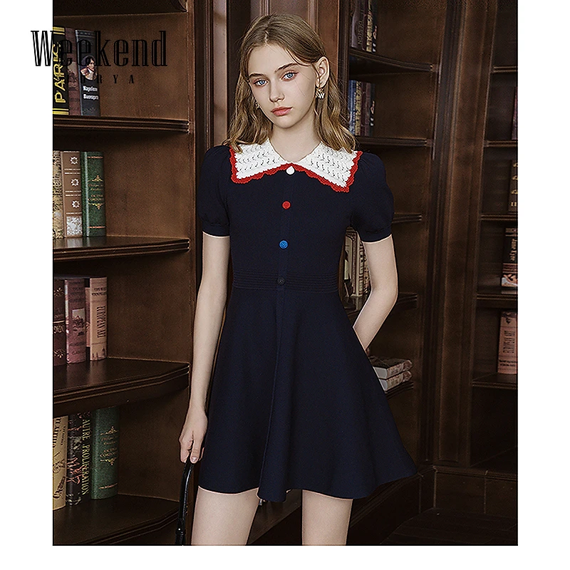 卓雅周末2025新款学院风撞色大翻领泡泡袖收腰连衣裙R200680A