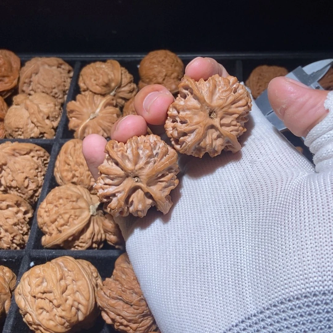 文玩核桃把件日***.苹果园