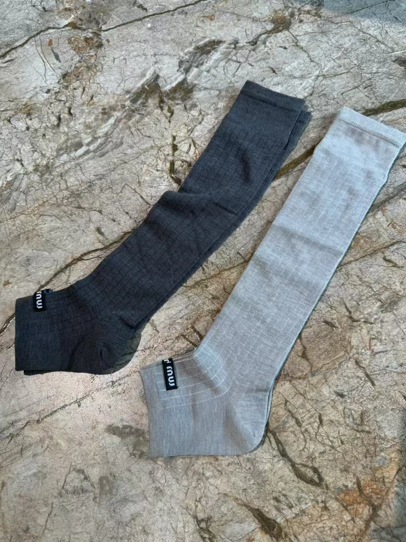 【HAV】新款时髦字母袜子