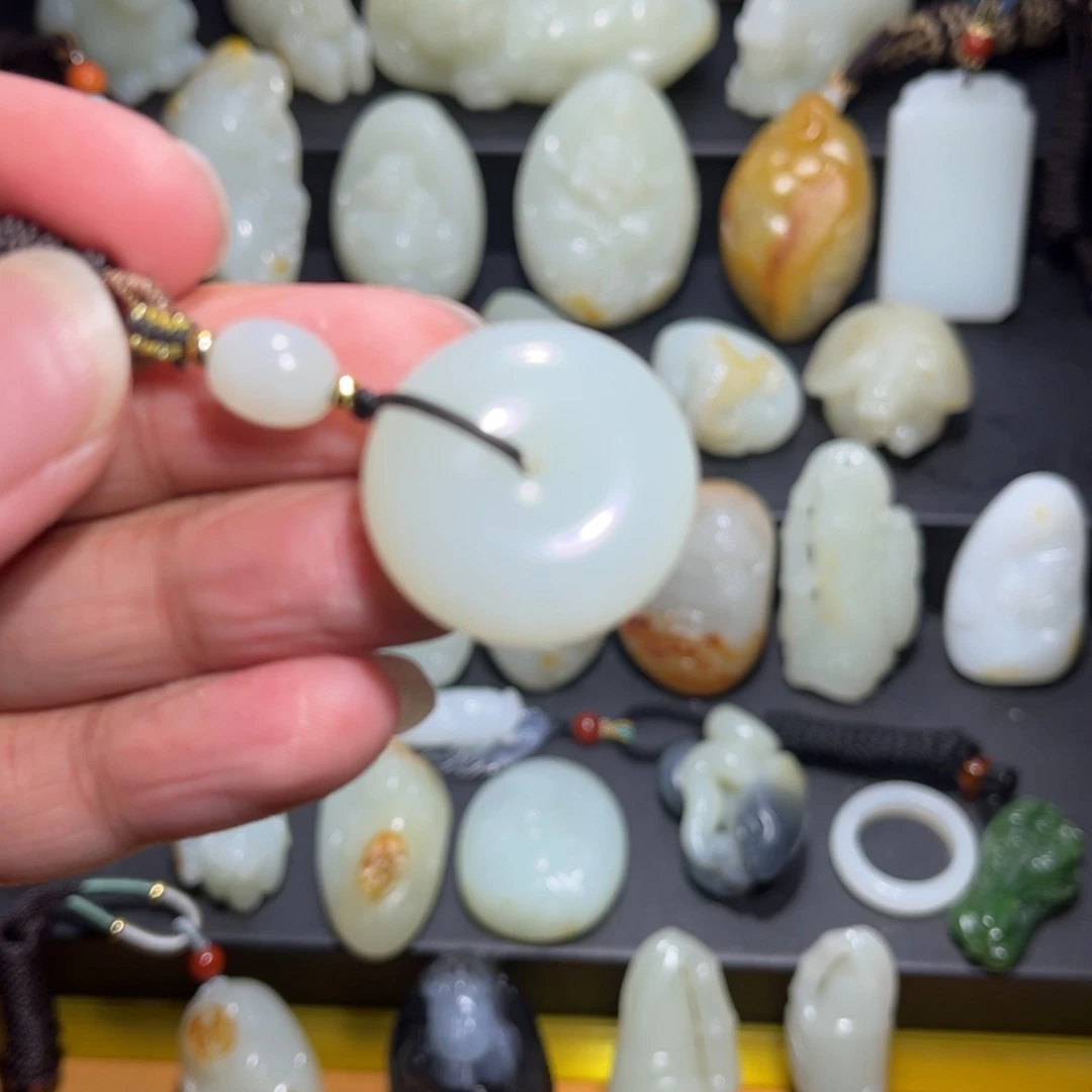 和田玉颈饰未镶嵌夏*天