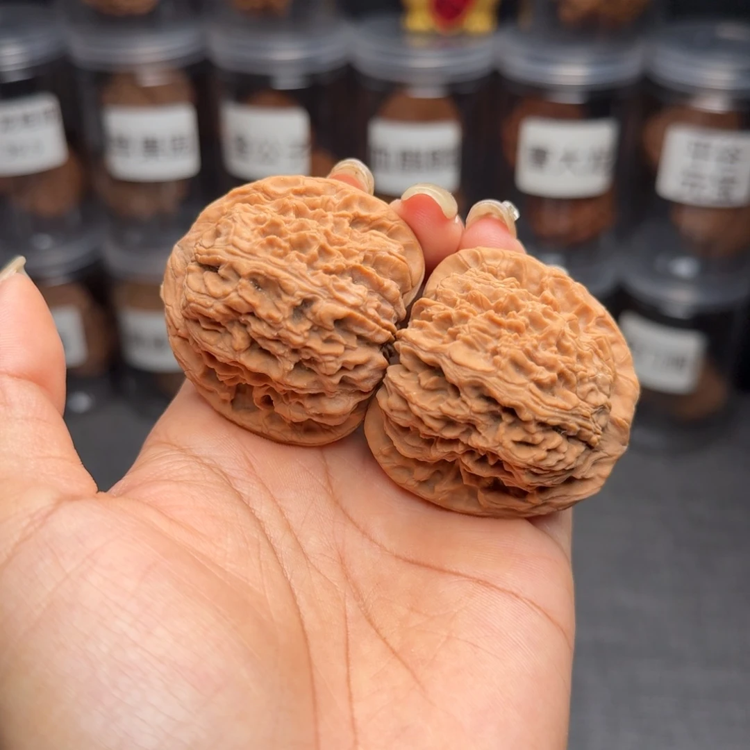 文玩核桃把件三角南疆