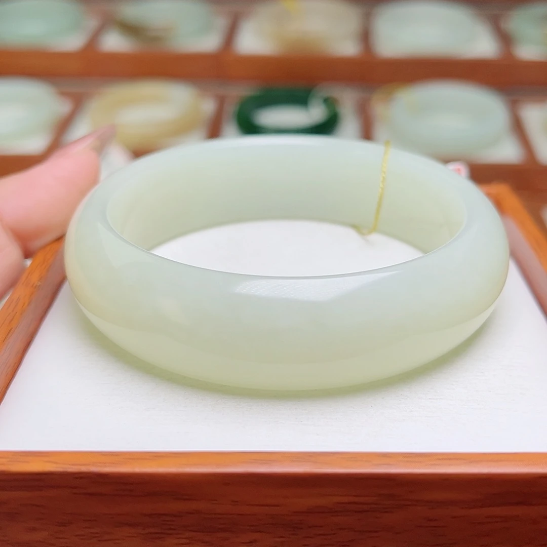 和田玉手镯未镶嵌61.6