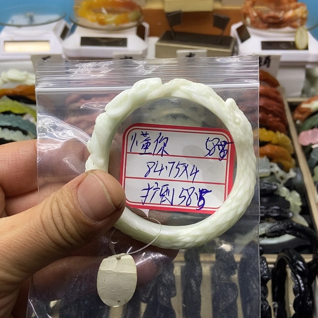 懂***蛇蛇纹石玉未镶嵌手镯