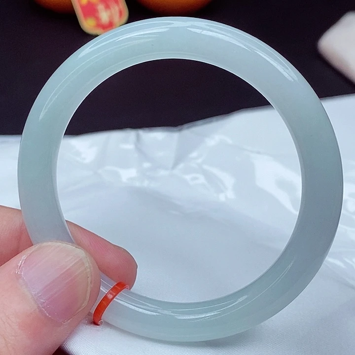 翡翠手镯未镶嵌53圈