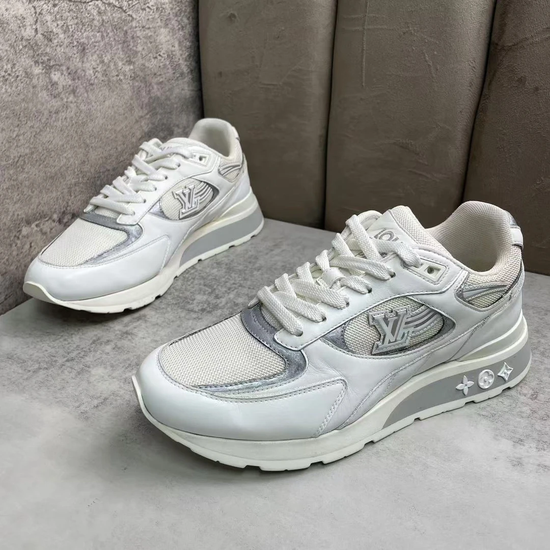 95新 LouisVuitton/路易威登 白色皮革网面logo休闲运动鞋/40码