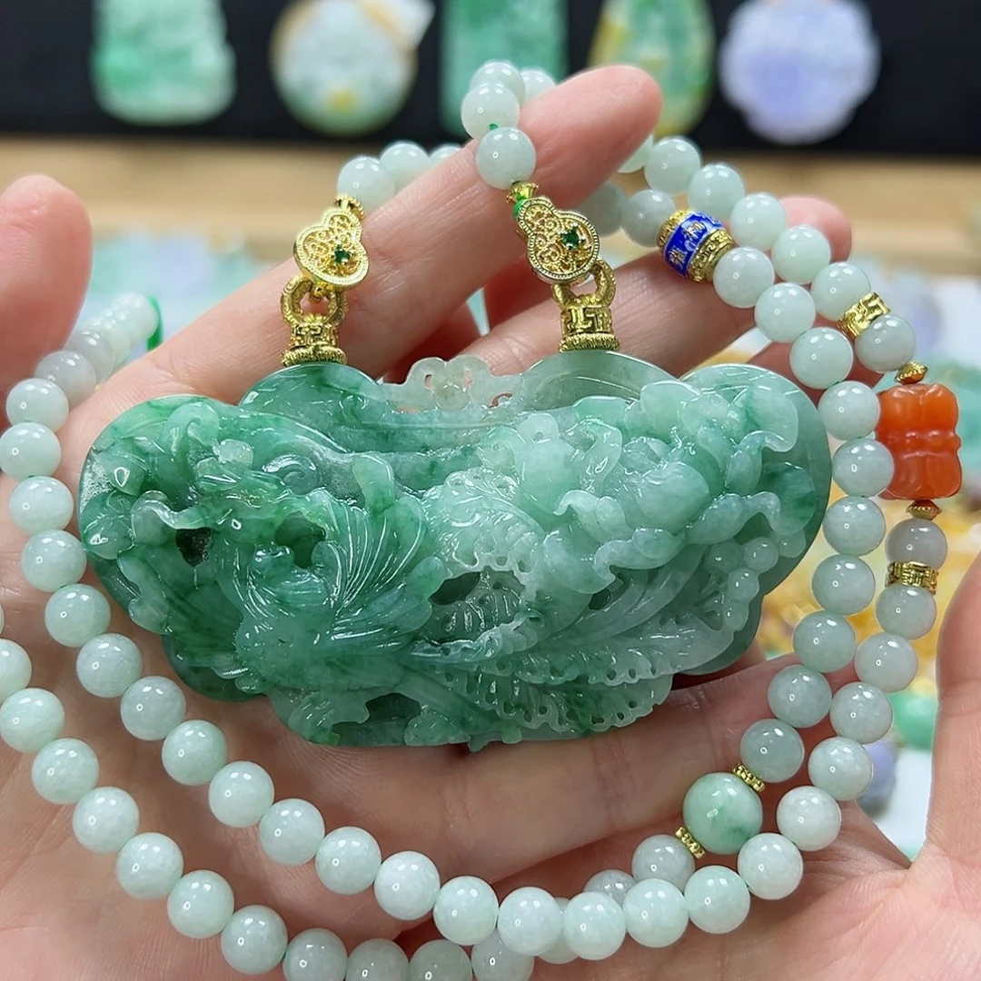 颈饰未镶嵌翡翠吊坠