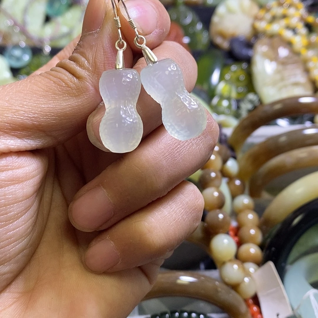 岫玉未镶嵌耳环一对