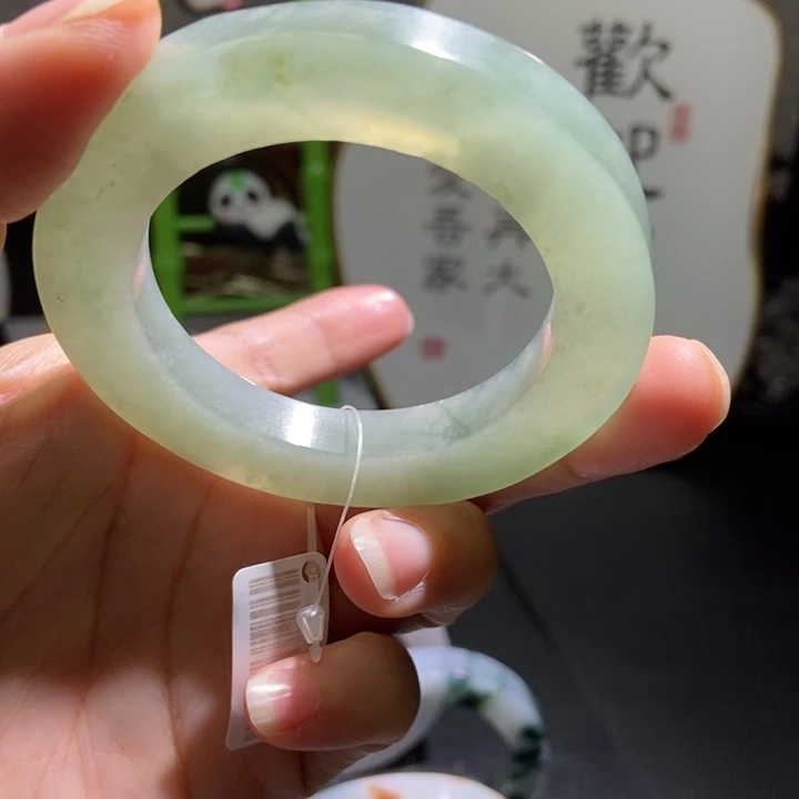 定制翡翠未镶嵌翡翠手镯