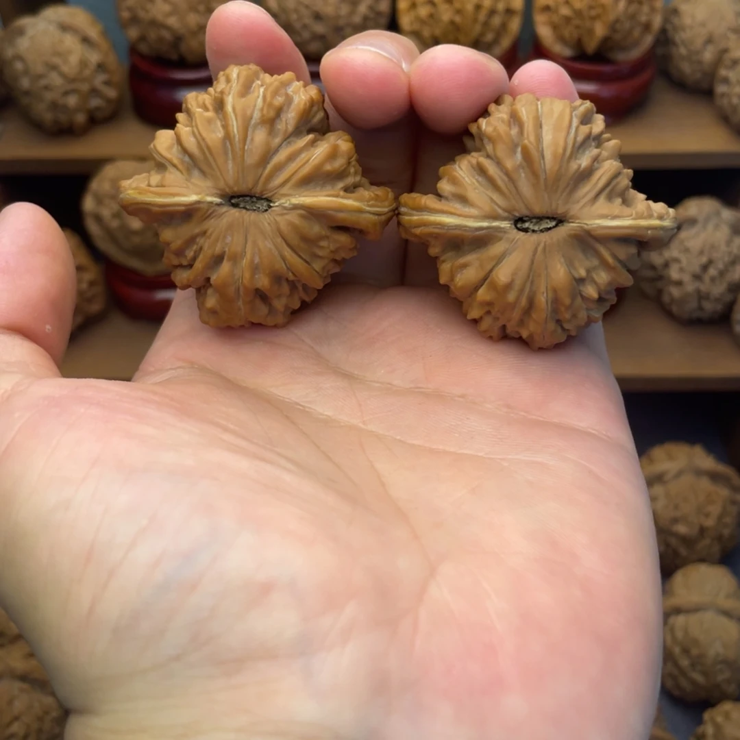 西***狼文玩核桃吊坠四座楼44全品无修43克