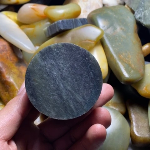 未镶嵌和田玉（糖玉）挂件