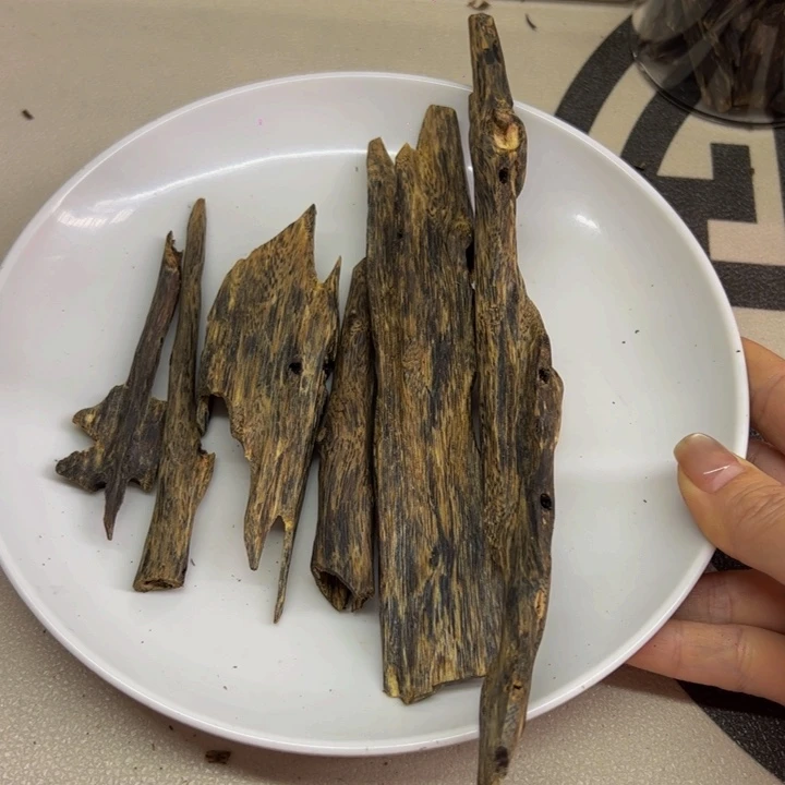 沉香木手把件豆*沉香奇楠虎斑棋86克