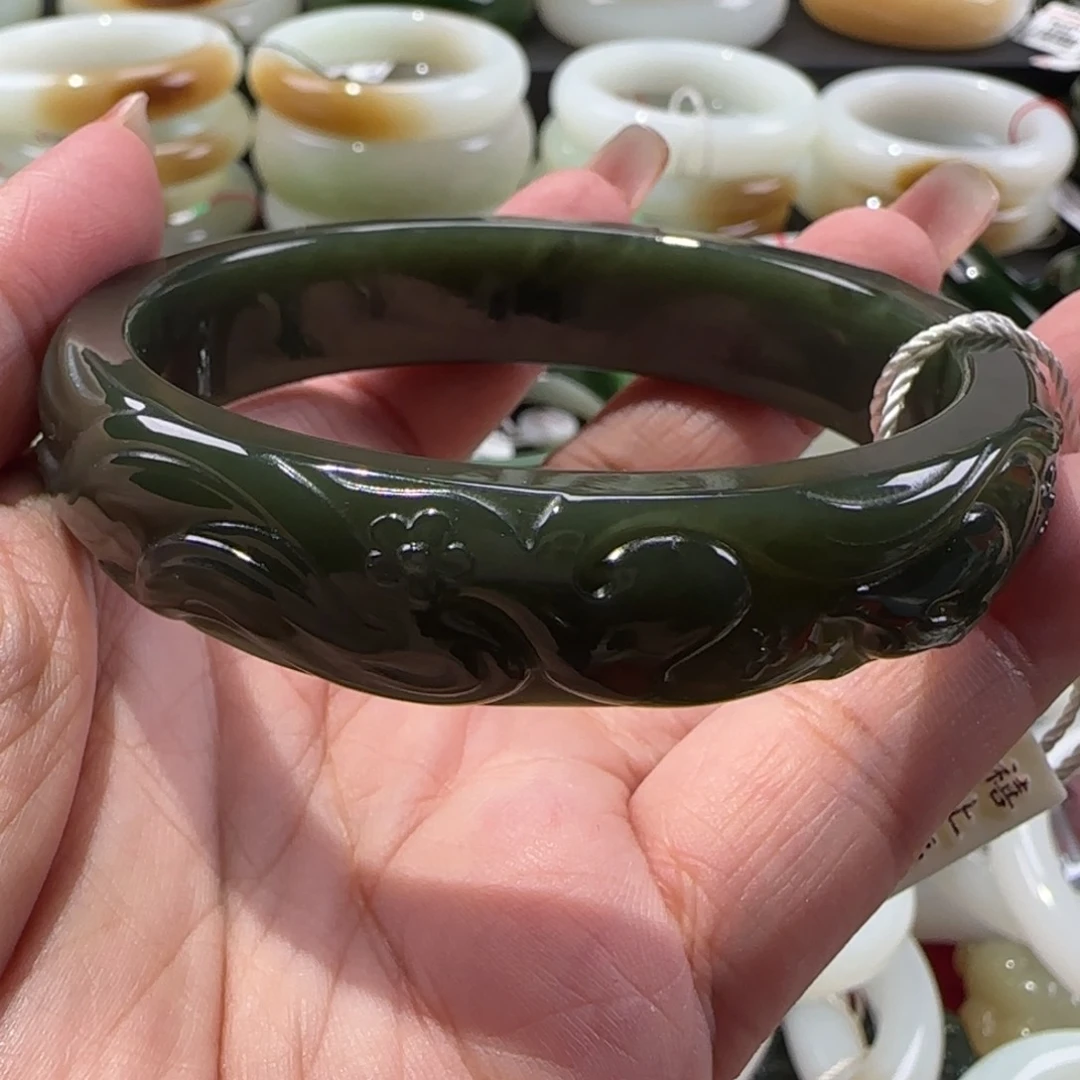 和田玉手镯未镶嵌