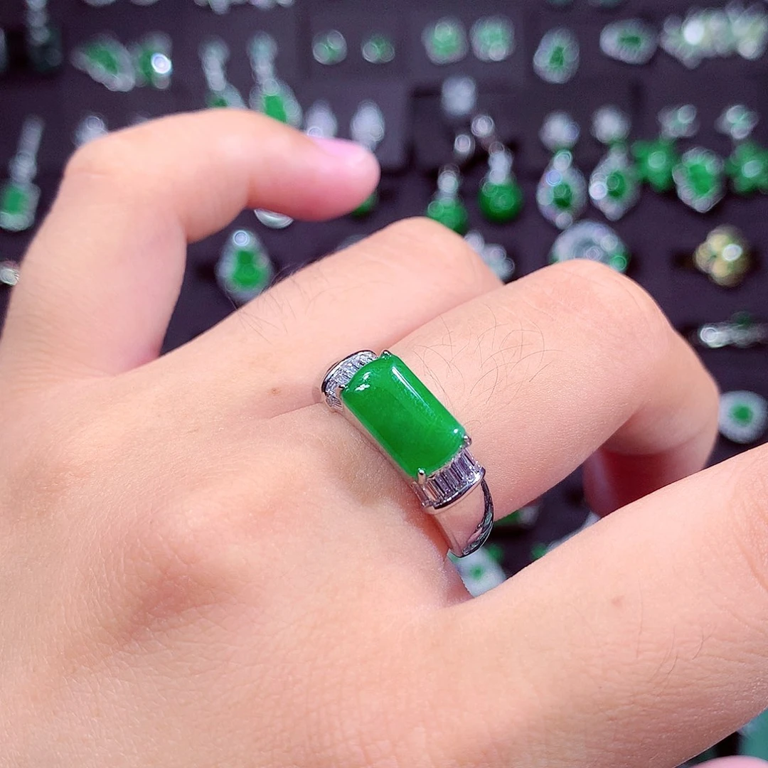 颈饰未镶嵌翡翠天然