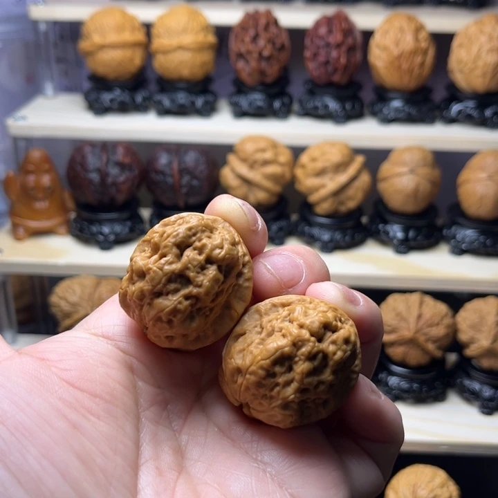 文玩核桃吊坠29w血麒麟