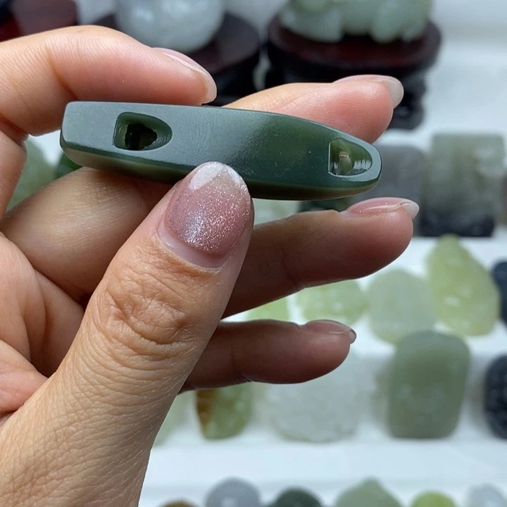 和田玉（碧玉）未镶嵌颈饰35